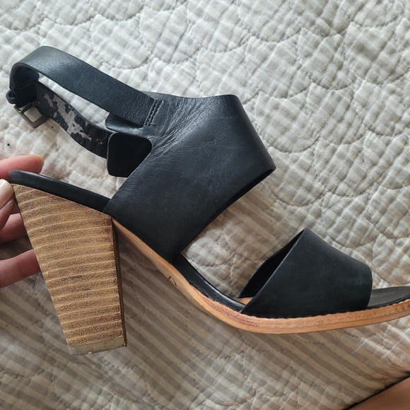 Clarks 9 heel sandal - Picture 6 of 8
